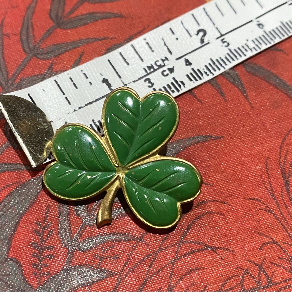 Vintage 3 leaf clover enamel metal pin shamrock